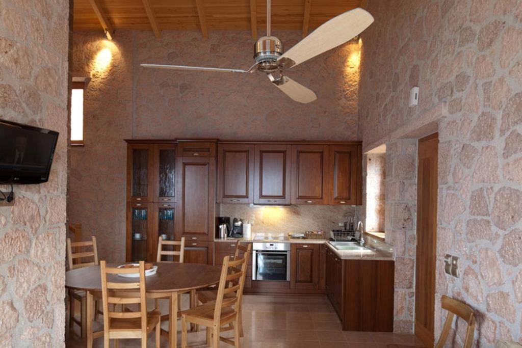 Beyond Villas Ayios Nikitas Bilik gambar